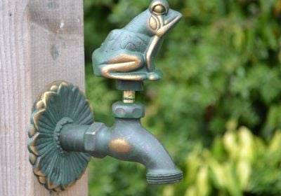Frog ornamental garden tap