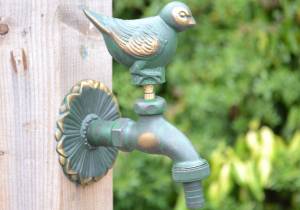 Wren ornamental garden tap (green)