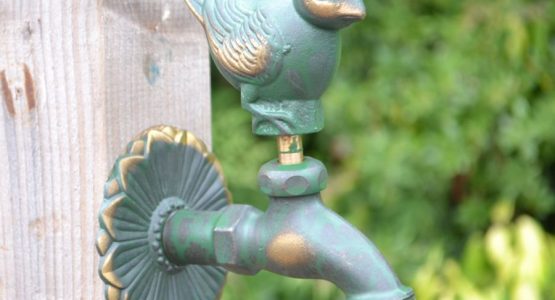 Wren ornamental garden tap