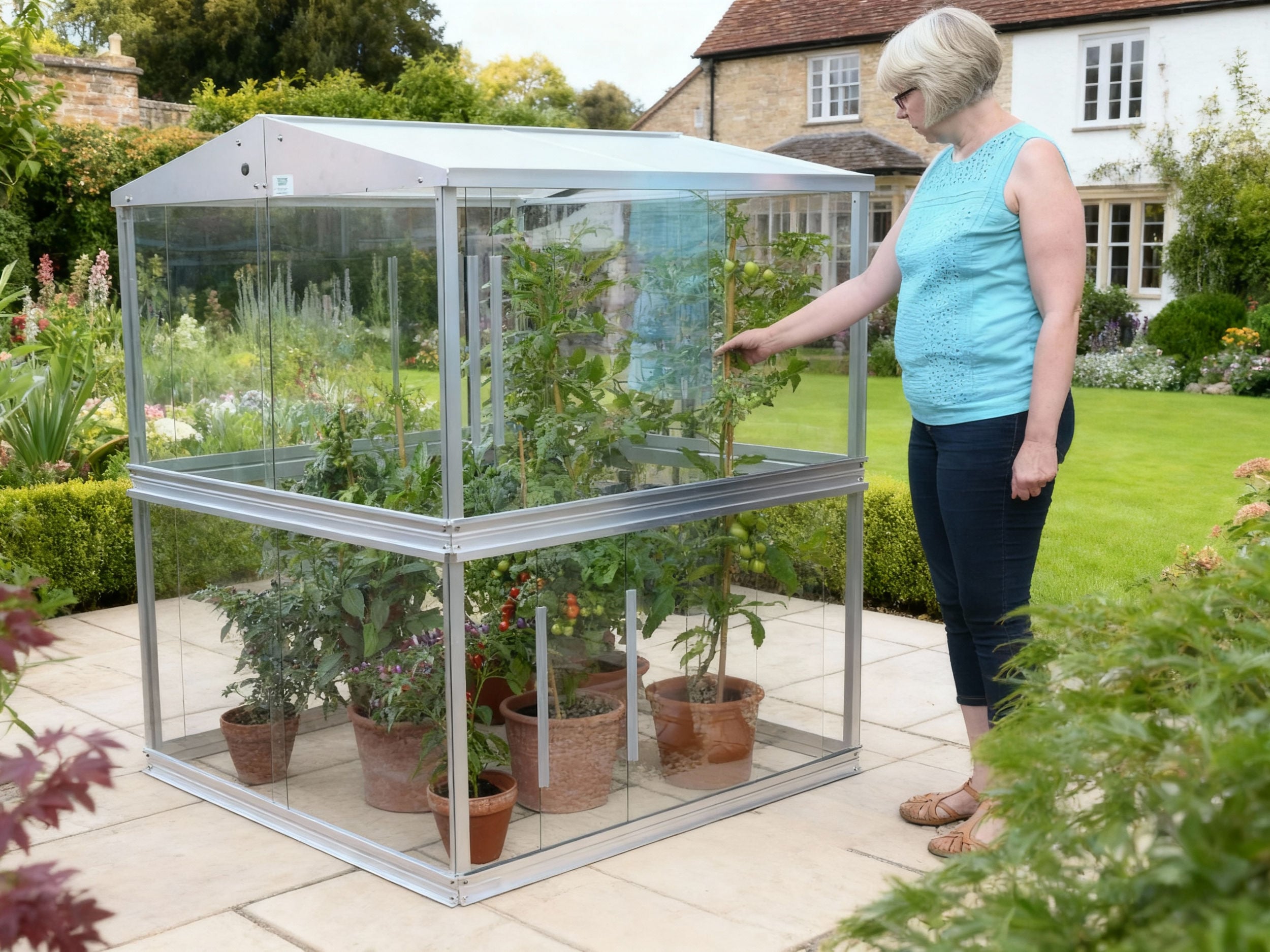 FFG 4ft x 4ft Tomato House in garden