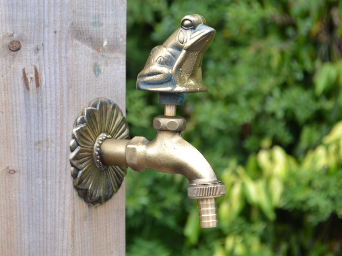 Frog ornamental garden tap brass colour Access Garden Products