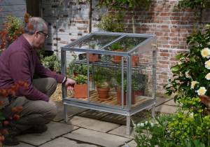 Herb House in aluminium with toughened glass