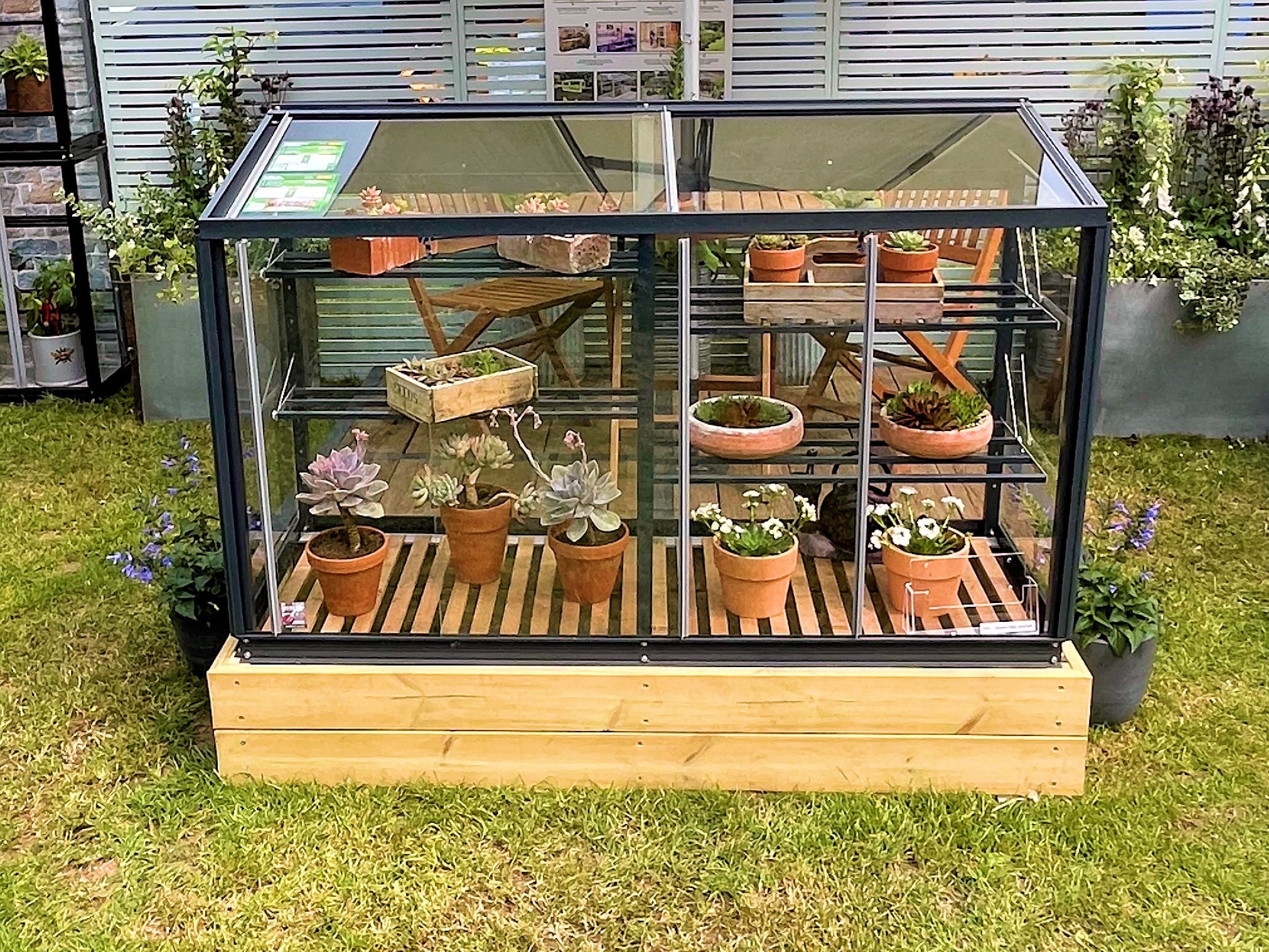 BB2 with 2-tier raised base